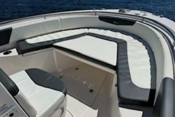 24ft Robalo Yacht For Sale