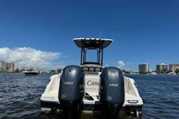 Photo of the 2022 Robalo R242 Center Console