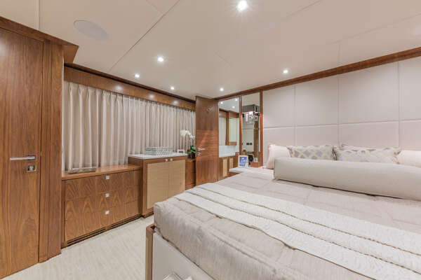 Hargrave Raised Pilothouse Yacht For Sale