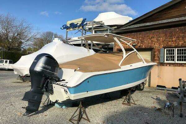 Photo of the 2018 Edgewater 248CX Crossover