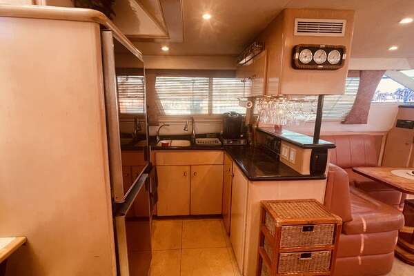 1997 CARVER YACHTS 50