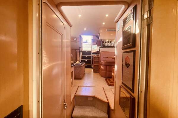 1997 CARVER YACHTS 50