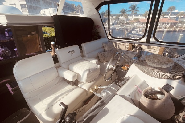 50ft CARVER YACHTS Yacht For Sale