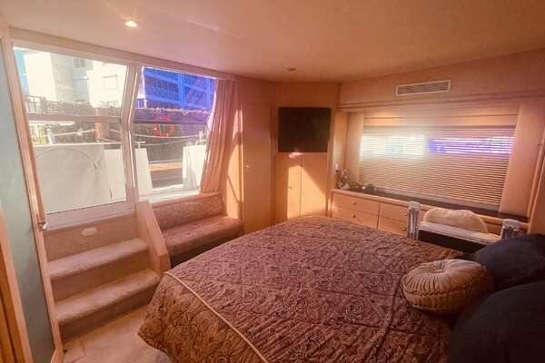 1997 CARVER YACHTS 50