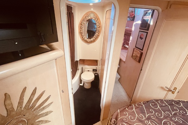 50ft CARVER YACHTS Yacht For Sale