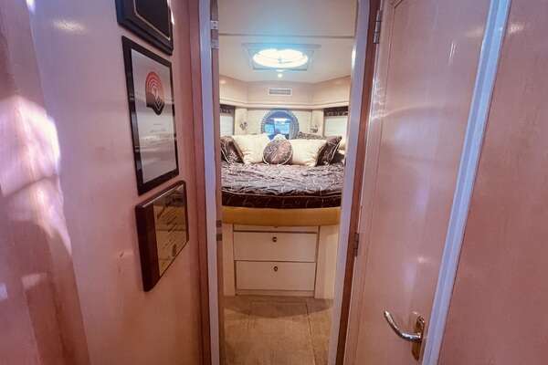 1997 CARVER YACHTS 50