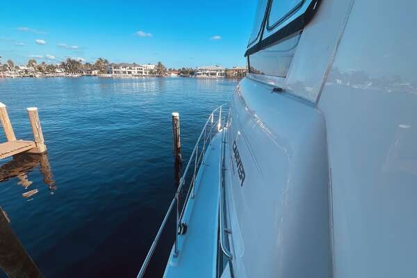 1997 CARVER YACHTS 50