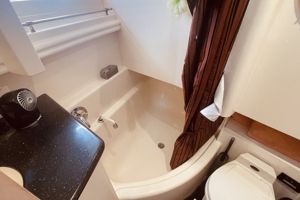 50ft CARVER YACHTS Yacht For Sale