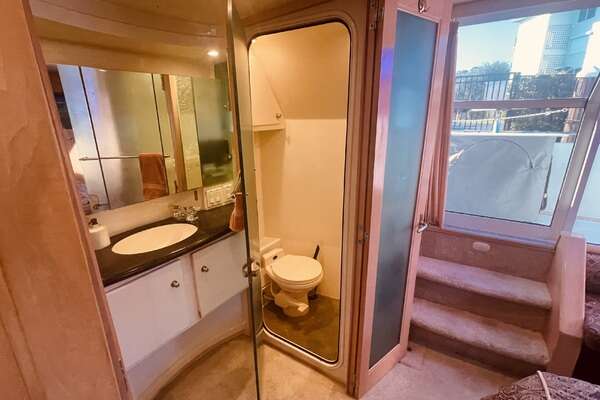 1997 CARVER YACHTS 50