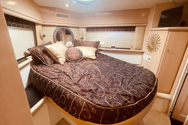 50ft CARVER YACHTS Yacht For Sale