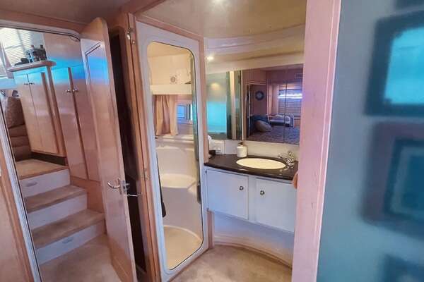 1997 CARVER YACHTS 50