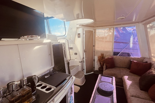 50ft CARVER YACHTS Yacht For Sale