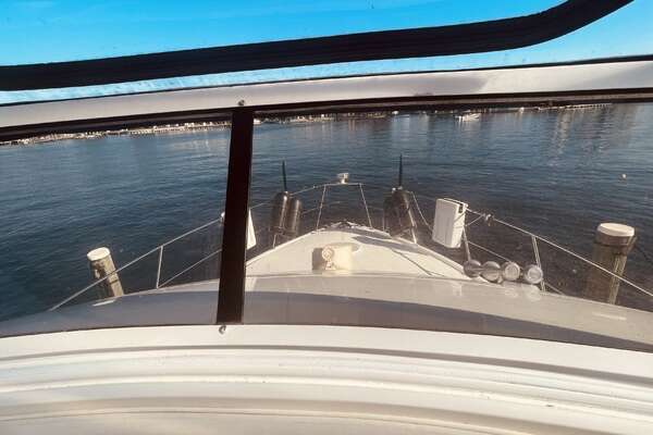 1997 CARVER YACHTS 50