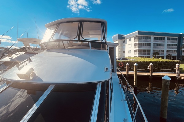 50ft CARVER YACHTS Yacht For Sale