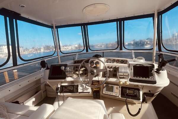 1997 CARVER YACHTS 50