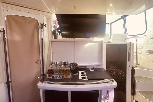 1997 CARVER YACHTS 50