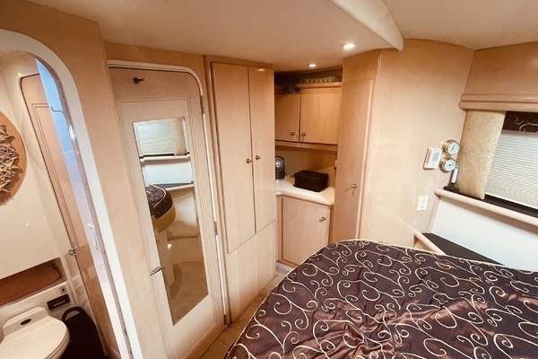 50ft CARVER YACHTS Yacht For Sale