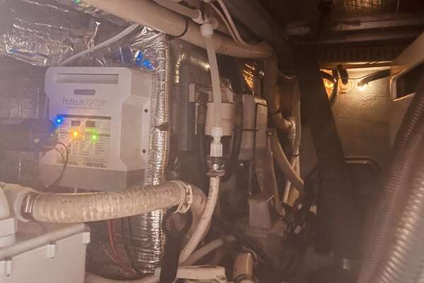 1997 CARVER YACHTS 50