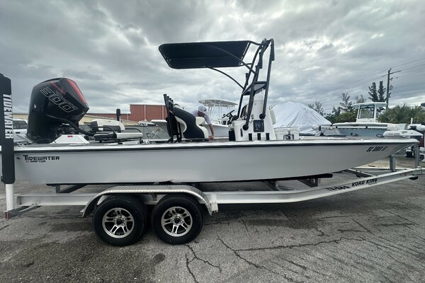 23ft Tidewater Yacht For Sale