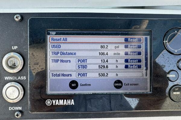 27ft Everglades Yacht For Sale