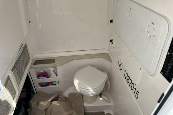 27ft Everglades Yacht For Sale