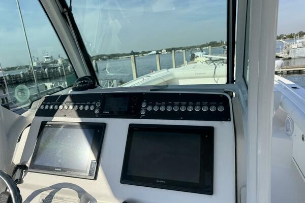 27ft Everglades Yacht For Sale