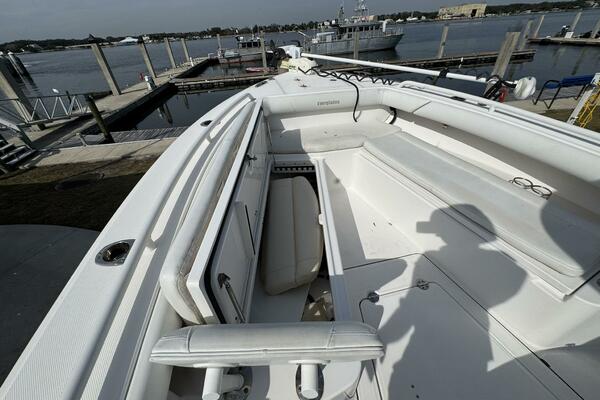 27ft Everglades Yacht For Sale