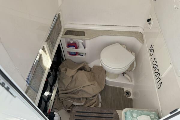 27ft Everglades Yacht For Sale