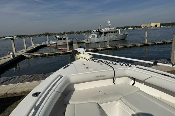 27ft Everglades Yacht For Sale