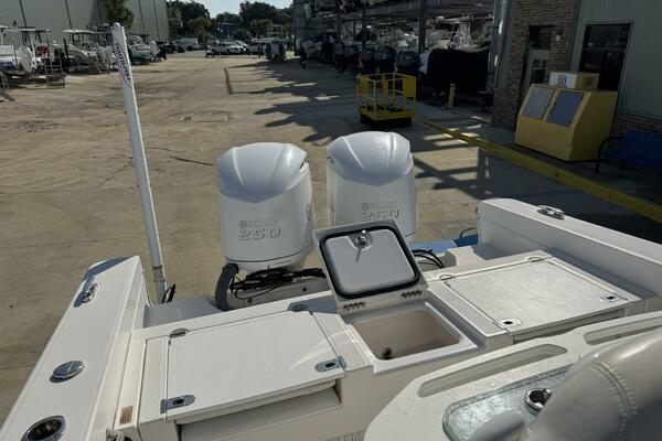 27ft Everglades Yacht For Sale