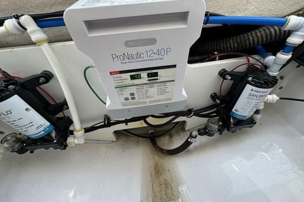 27ft Everglades Yacht For Sale