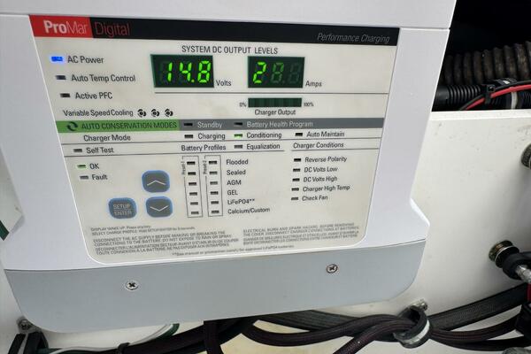 27ft Everglades Yacht For Sale