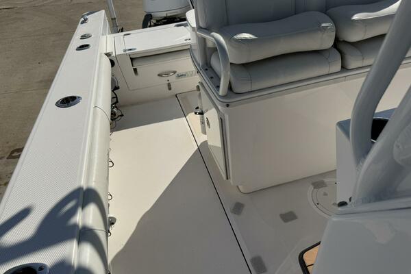 27ft Everglades Yacht For Sale