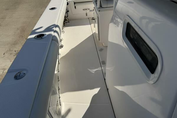 27ft Everglades Yacht For Sale