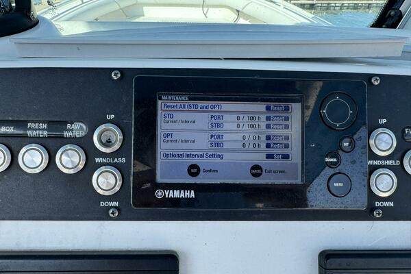 27ft Everglades Yacht For Sale