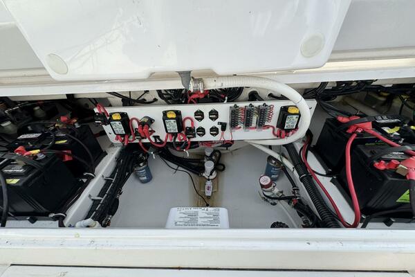 27ft Everglades Yacht For Sale