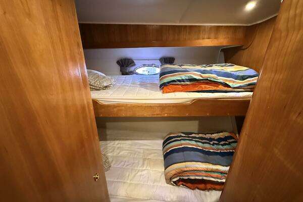 Navigator 4800 Yacht For Sale