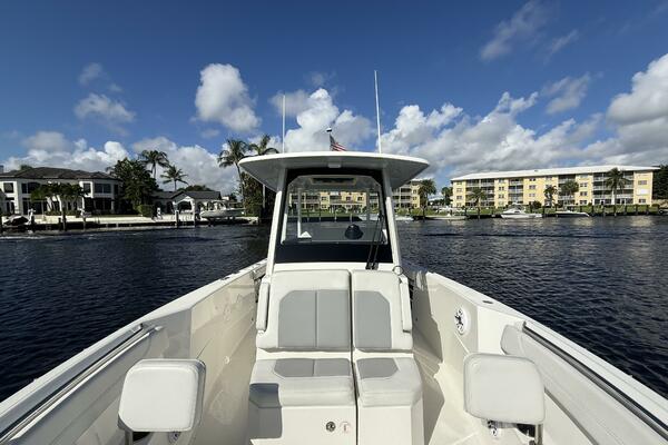 28ft Pursuit Yacht For Sale