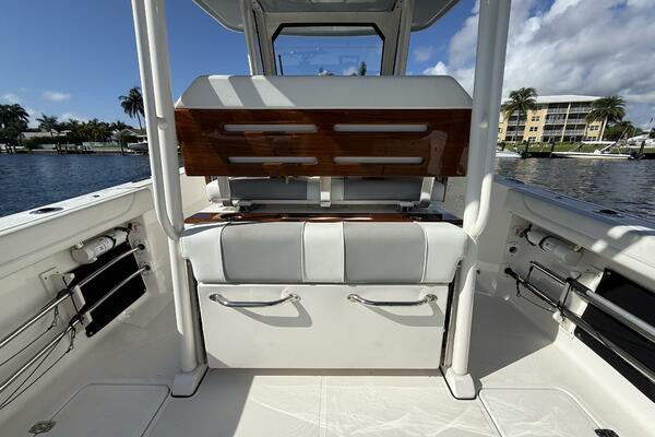 28ft Pursuit Yacht For Sale