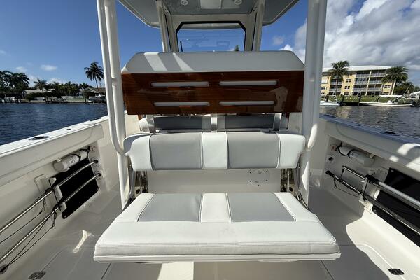 28ft Pursuit Yacht For Sale