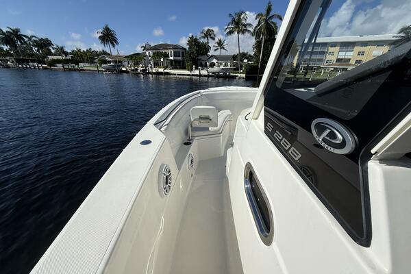 28ft Pursuit Yacht For Sale