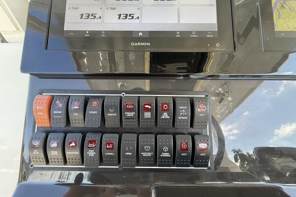 28ft Pursuit Yacht For Sale