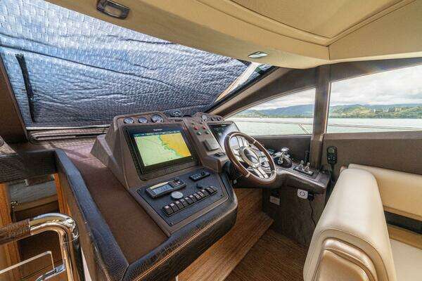 Azimut 64 Fly Yacht For Sale