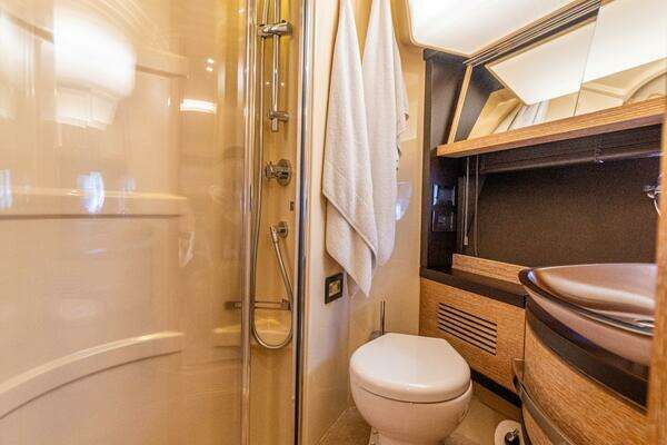 Azimut 64 Fly Yacht For Sale