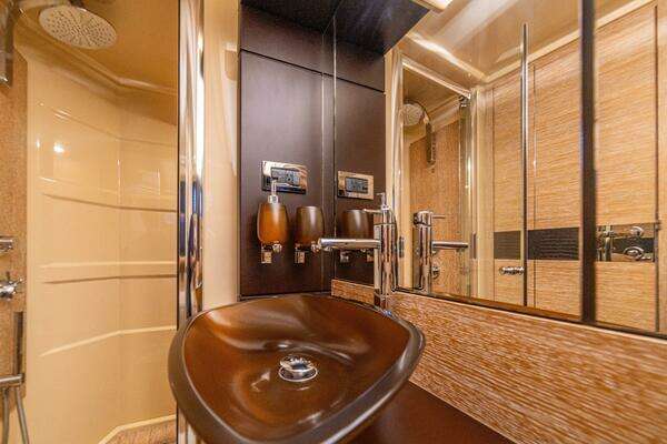 Azimut 64 Fly Yacht For Sale