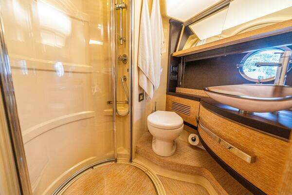 Azimut 64 Fly Yacht For Sale