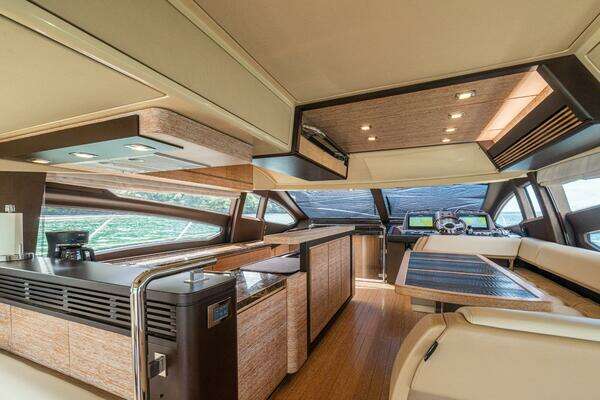 Azimut 64 Fly Yacht For Sale