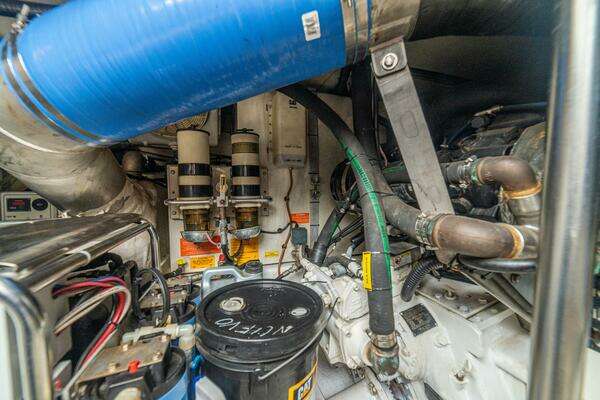 Azimut 64 Fly Yacht For Sale