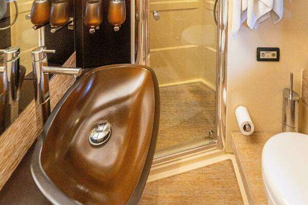 Azimut 64 Fly Yacht For Sale