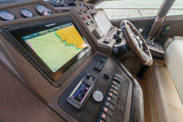 Azimut 64 Fly Yacht For Sale